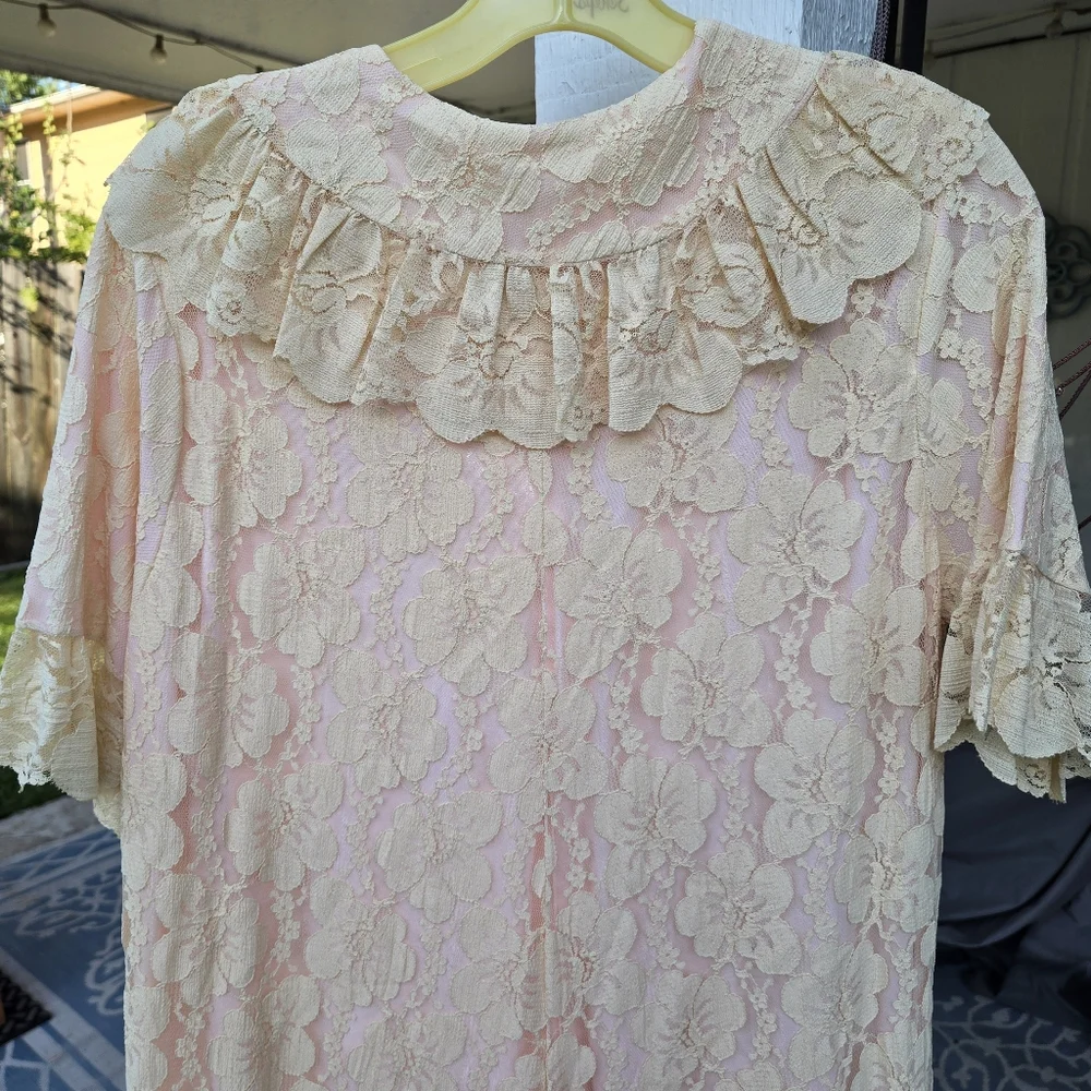 Vintage 50s-60s Lace Overlay Dressing Gown Robe M Housecoat Pink Peach - Picture 9 of 9